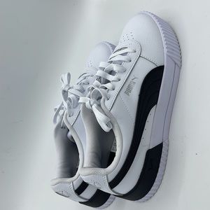 Women Puma Carina Black White Leather Sneakers Size 8.5